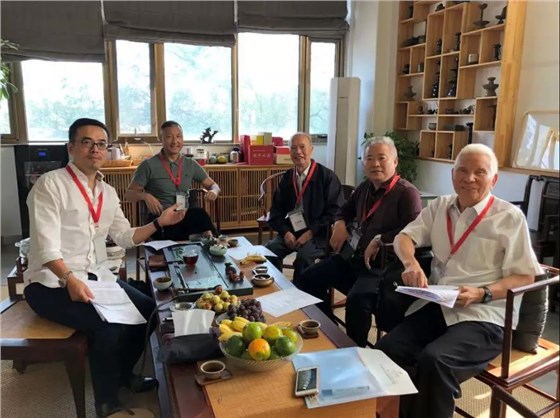 由左向右依次為王春龍先生、常志剛先生、王錦燧先生、徐華先生、任元會先生