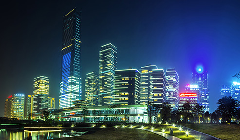 鉆石燈籠、保利國(guó)際廣場(chǎng)亮化設(shè)計(jì)解析