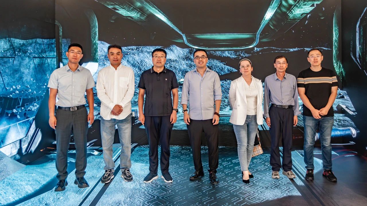 集團(tuán)資訊 | 東勝國投、中城盛源、轉(zhuǎn)角巷商業(yè)管理的企業(yè)領(lǐng)導(dǎo)蒞臨信達(dá)電通總部交流座談,共商合作